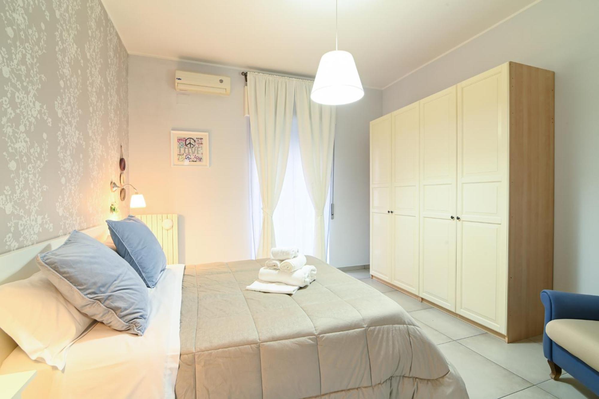 Debby'S Home Napels Buitenkant foto